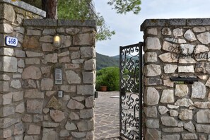 Exterior detail - Villa La Colombaia on Elba Island (Campo nell'Elba)
