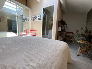 Room - Vrbo Property (La Ciotat)