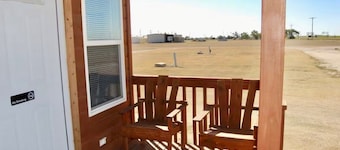 Bunk House Cabin I Cozy Getaway in Silverton, TX