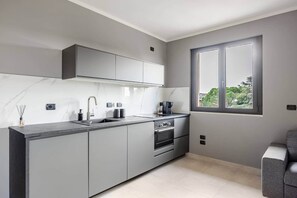 Fridge, microwave, oven, stovetop - Brà Apartments & Lofts (Verona)