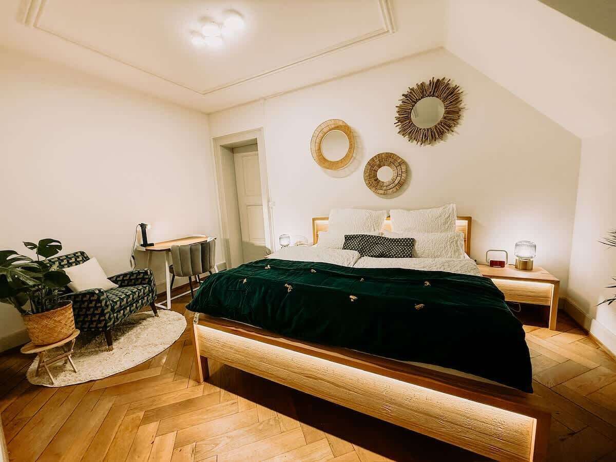 2 bedrooms, iron/ironing board, travel crib, free WiFi