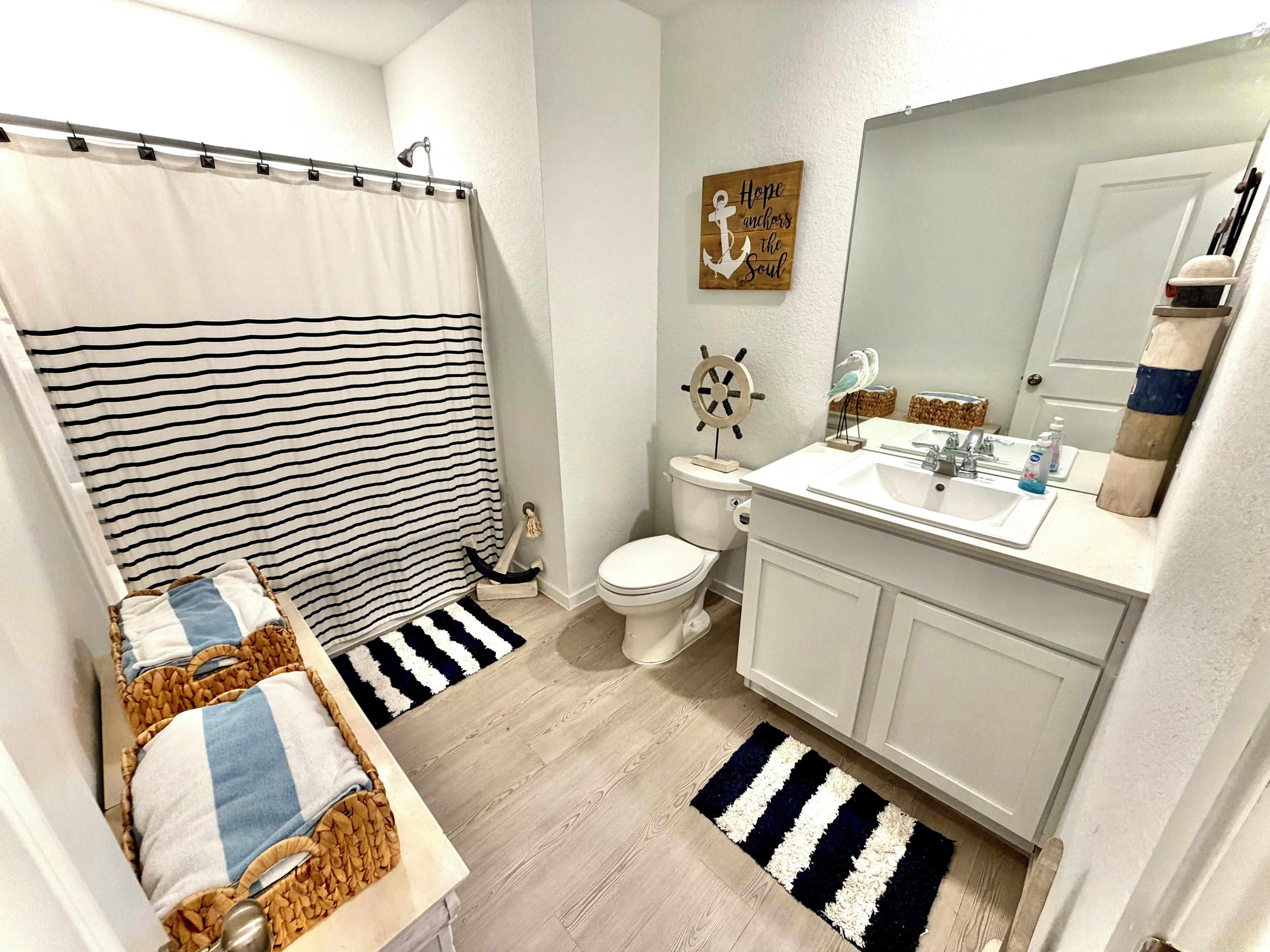 Dusche, Handtücher, Seife, Toilettenpapier