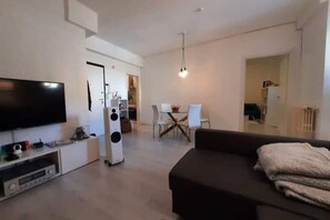 Smart TV - The secret window on the Arno River (Firenze)