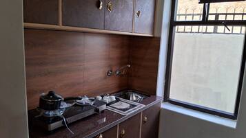 Family Double Room, Kitchen, Mountain View | Private kitchen