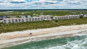 On the beach - Oceanfront 3BR Condo w Pool, Balcony Views & Direct Beach Access (Wrightsville Beach)