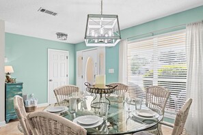 Dining - Pet Friendly House in Miramar Beach! (Miramar Beach)