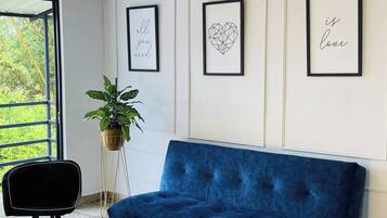 Apartment, 1 Bedroom, Balcony | Living area