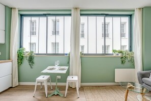 Interior - Quiet studio near Nation & Bois (Paris)