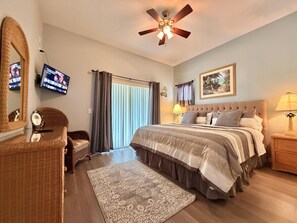 2 bedrooms, iron/ironing board, WiFi, bed sheets - Sun, Pools & Theme Parks  Cozy 2BR at Bahama Bay (Davenport)