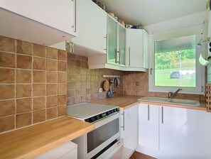 Refrigerador, microondas, horno y lavavajillas 