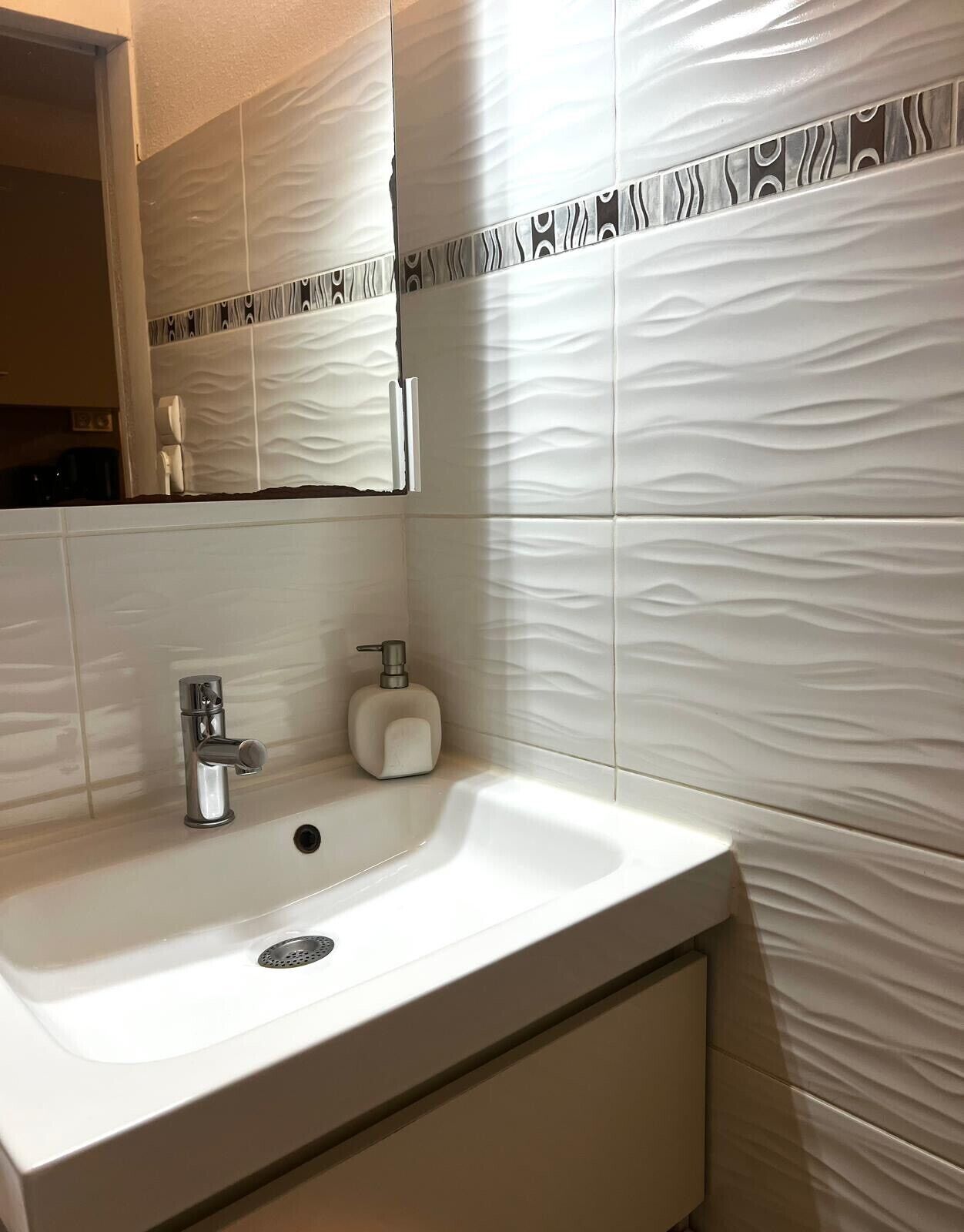 Shower, towels
