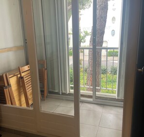 Interior - Studio with balcony and private parking (La Grande-Motte)