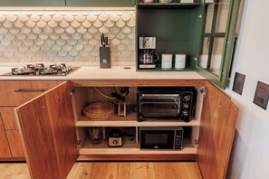 Fridge, microwave, oven, coffee/tea maker - lEPl Contemporary 2BR w/ AC Near Provenza Medellín (Medellín)
