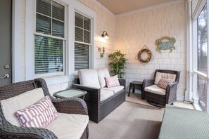 Property grounds - Harbour Hideaway in Saint James (Southport)