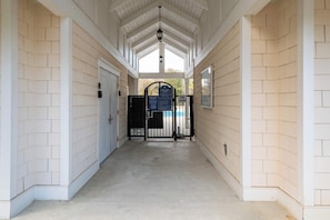 Property grounds - Harbour Hideaway in Saint James (Southport)