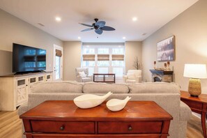 TV, fireplace - Harbour Hideaway in Saint James (Southport)