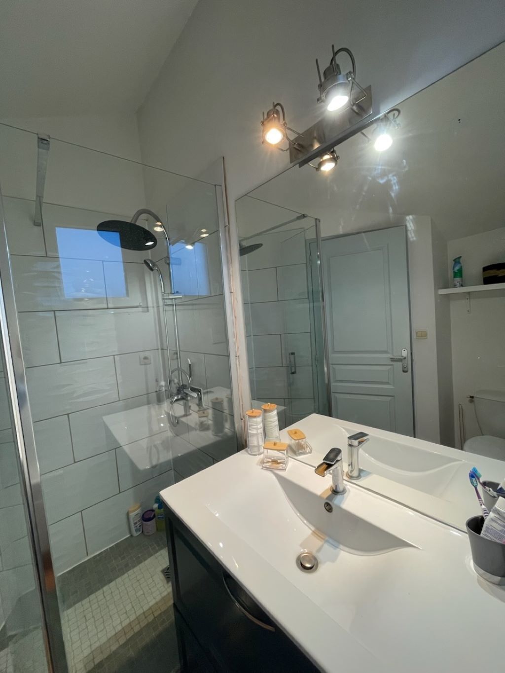 Shower, towels, soap, toilet paper