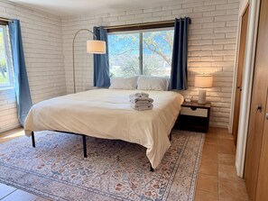 2 bedrooms, desk, iron/ironing board, free WiFi