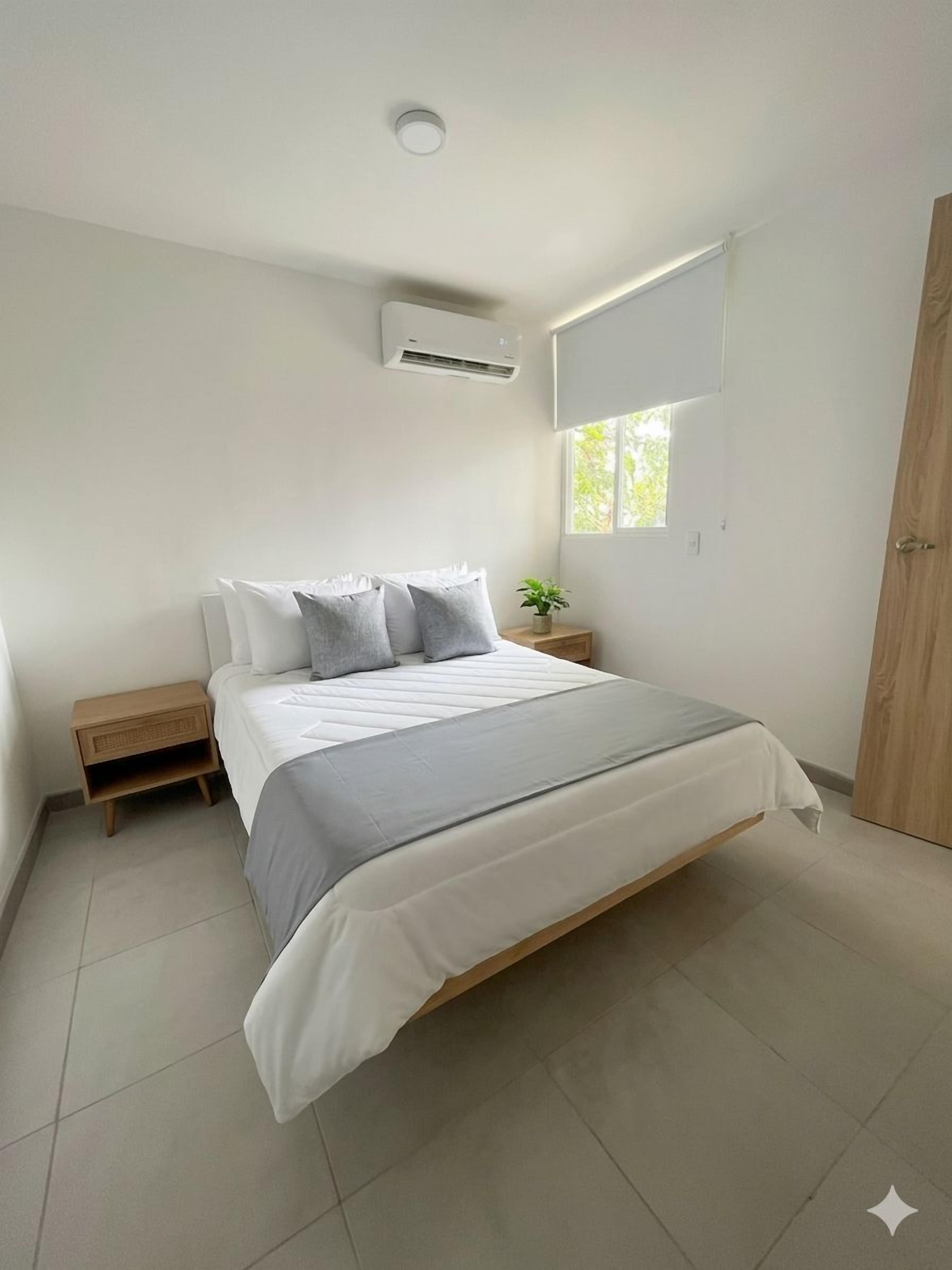 3 chambres, fer et planche à repasser, Wi-Fi, draps fournis
