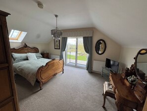 Room - The Cowshed -- near Alton Towers! (Fulford)