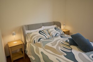 4 bedrooms, iron/ironing board, Internet, bed sheets - Comfortable lakefront family apartment (GERA LARIO)
