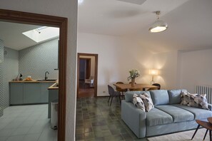 TV - Quiet lakefront apartment (GERA LARIO)