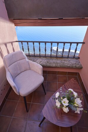 Property grounds - Quiet lakefront apartment (GERA LARIO)