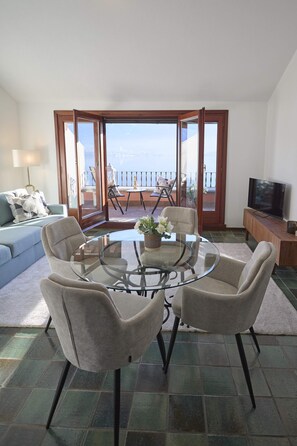 Interior - Charming one-bedroom lakefront apartment (GERA LARIO)
