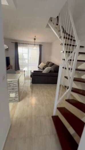 TV - Arcoiris 1 - Two Bed (Callao Salvaje)