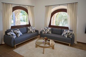 TV, fireplace - Charming apartment - ground floor (GERA LARIO)