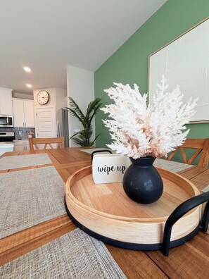 Dining - Your Perfect Getaway – Clean, Modern & Prime Location (Greer)