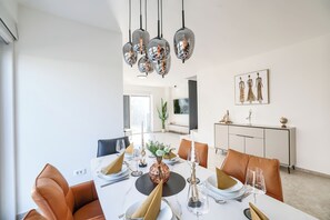 Dining - 3-bedroom villa in nice Vrsi with an AC in each room and a heated pool (Vrsi)