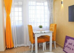 Dining - Cijana Gardens: Cozy Elegance Steps from Sarit Centre (Nairobi)