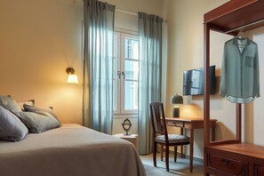 4 bedrooms, iron/ironing board, free WiFi, bed sheets - Vava Residence, Vava Residence (Heraklion)