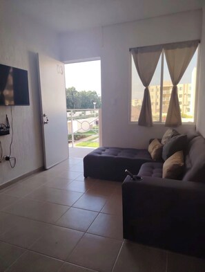 Smart TV - Cancun apartment with pool, AC and Pet Friendly (Cancún)
