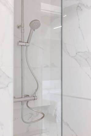 Shower, hair dryer, bidet, soap - Brà Apartments & Loft- Suite 2 | Verona Fiere (Verona)