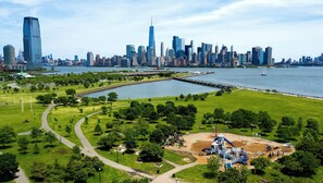 Aerial view - Skyline Escape Minutes to NYC Modern Comfort for World Cup! (Jersey City)