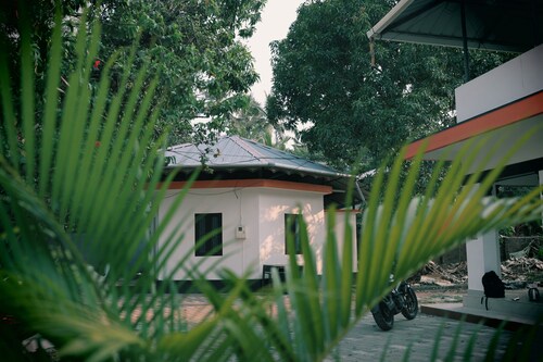 Ira by Mohanam Comfort Homes | Private AC Cottage