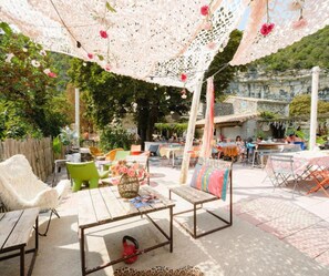 Outdoor dining - COTTAGE PARKS MEDROSE Ecolodge tent with sanitary facilities (Saint-Thomé)