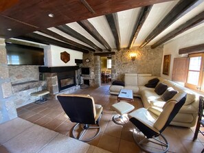 Unclassified image, 2 of 13, button - Vrbo Property (Sant Feliu de Buixalleu)