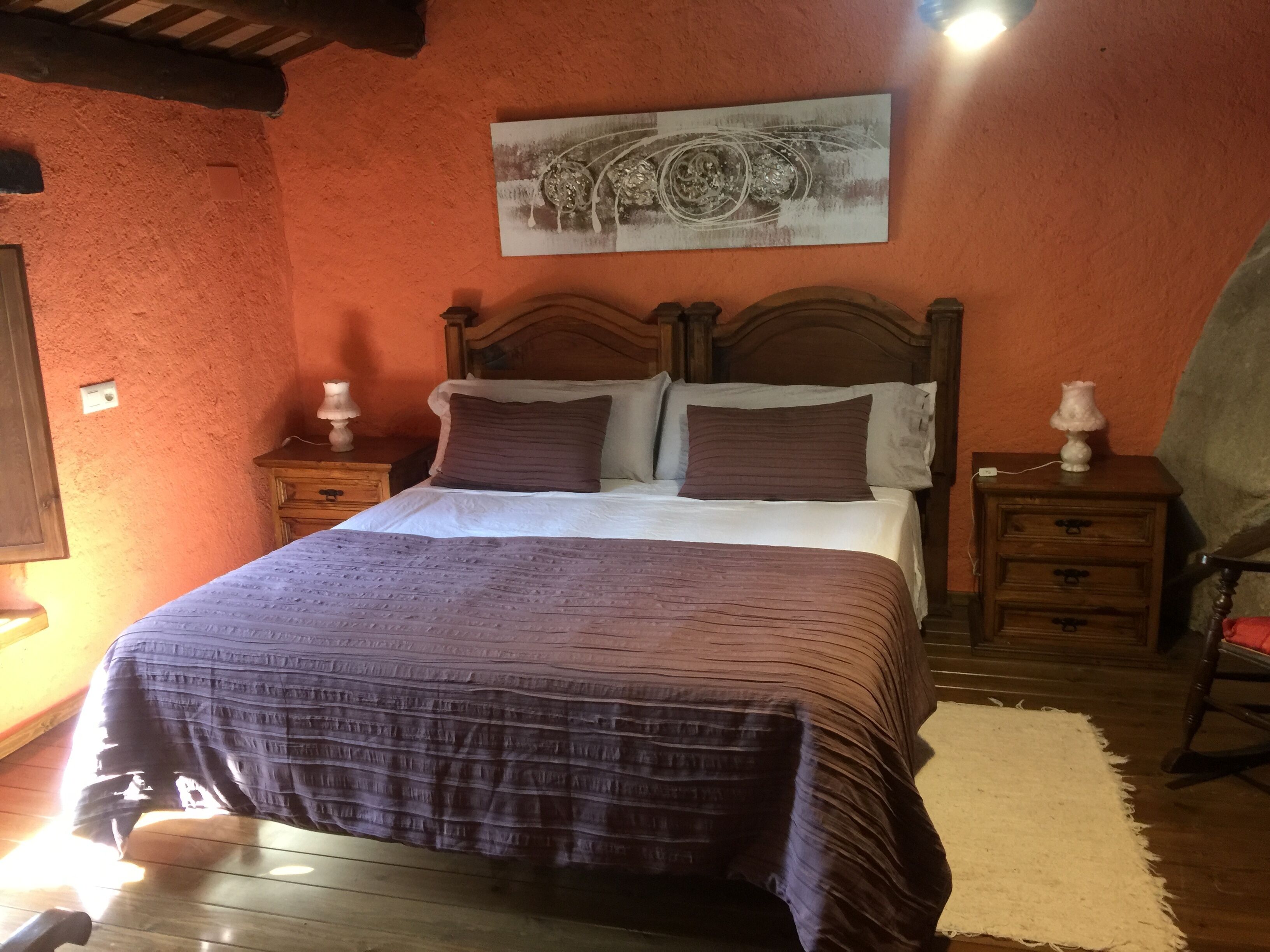 5 slaapkamers, een strijkplank/strijkijzer, wifi, beddengoed