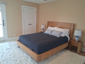 Room - Come get your "Vitamin Sea" private beach & dock-accessible only by private boat (Captiva)
