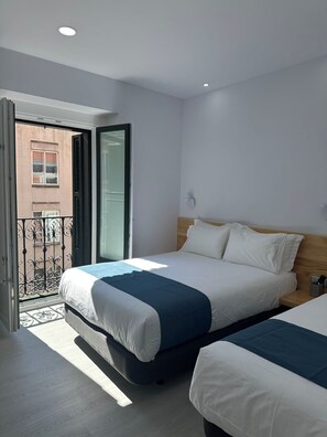 Deluxe Triple Room - Hostal Palacio Leganitos (madrid)