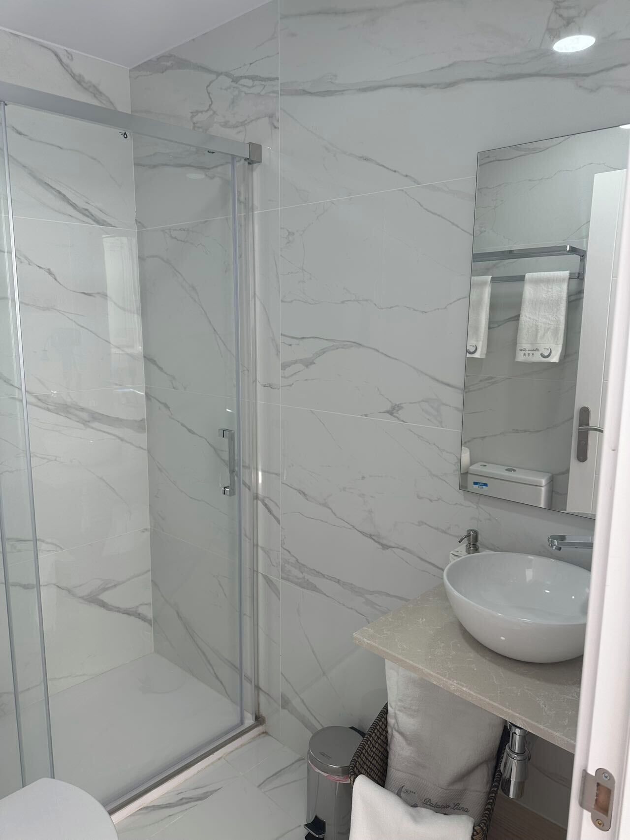 Deluxe tweepersoonskamer | Badkamer