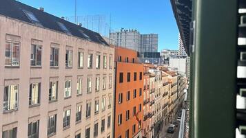 Deluxe driepersoonskamer | Uitzicht vanuit accommodatie