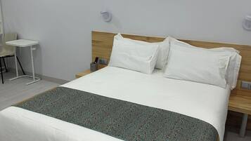 Comfort driepersoonskamer | Een laptopwerkplek, gratis wifi
