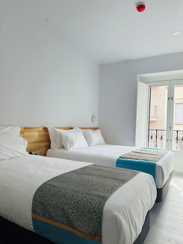 Deluxe Triple Room - Hostal Palacio Leganitos (madrid)