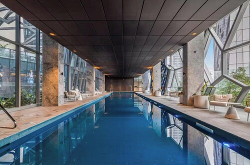 Skyline & Sea Luxe Heated Pool, Gym, Sauna, Steam