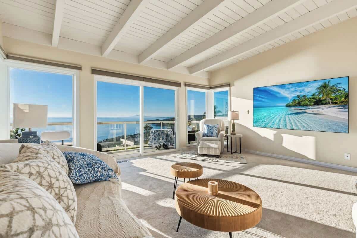 Smart TV, fireplace, offices