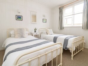 3 bedrooms, individually decorated, individually furnished, free WiFi - Wootton Gray (Penzance)